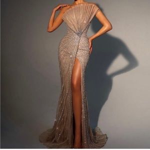 CATWALK COUTURE EVENING GOWN